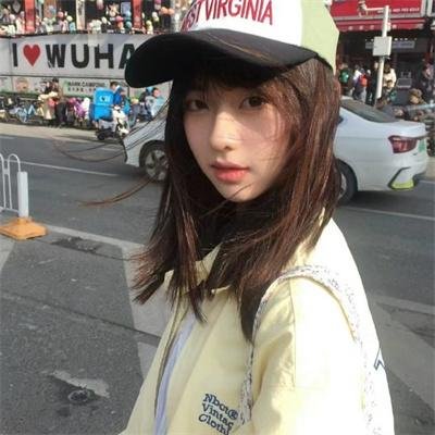 幽异仲夏海报