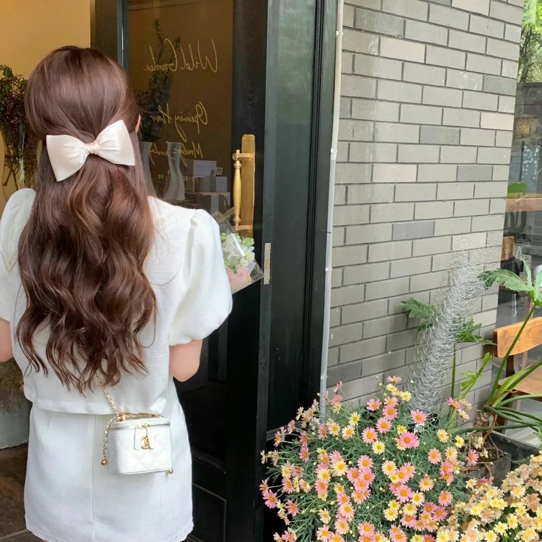 第一次的辣妹海报
